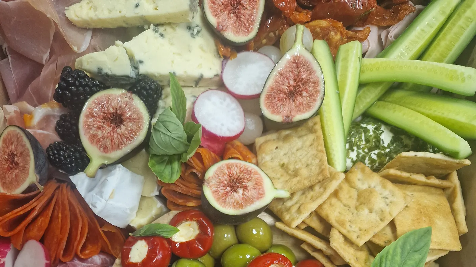 Cornish Christmas Hamper Ideas — What to Give Someone Who Has Everything cover image