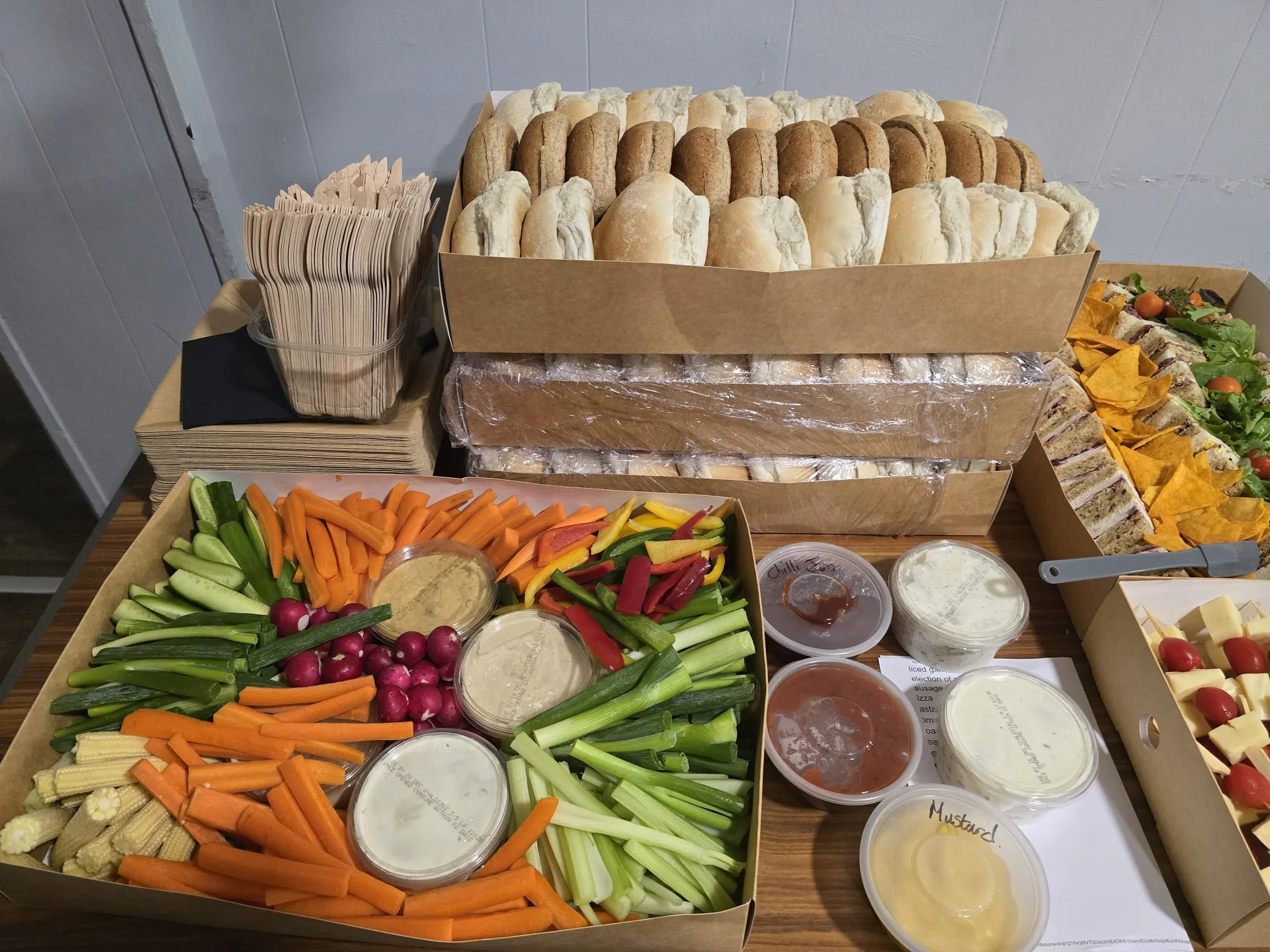 Cold, fork & hot buffets delivered to your door